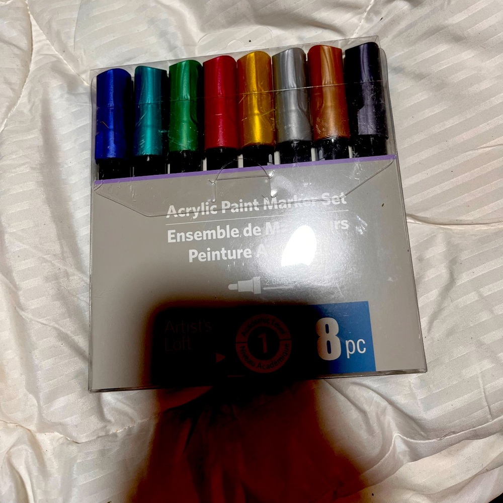 Acrylic paint markers